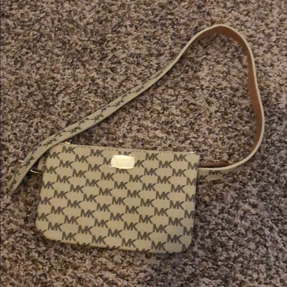 Michael Kors Handbags - Michael Kors Belt Purse